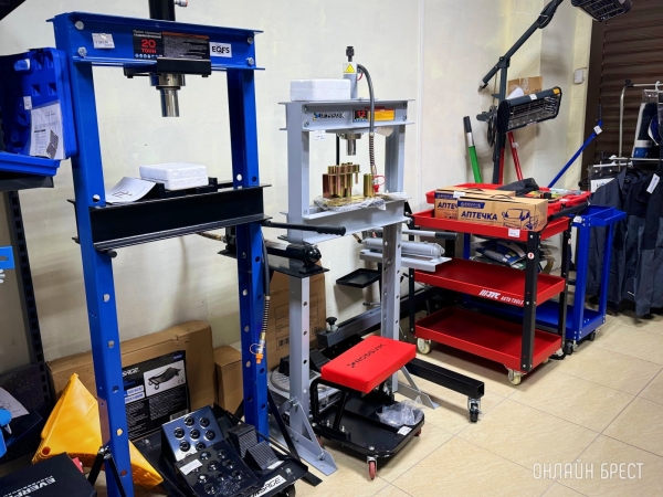 Шиномонтаж, СТО и большой магазин автотоваров и инструментов теперь в д. Федьковичи! Шиномонтаж, СТО и большой магазин автотоваров и инструментов теперь в д. Федьковичи!