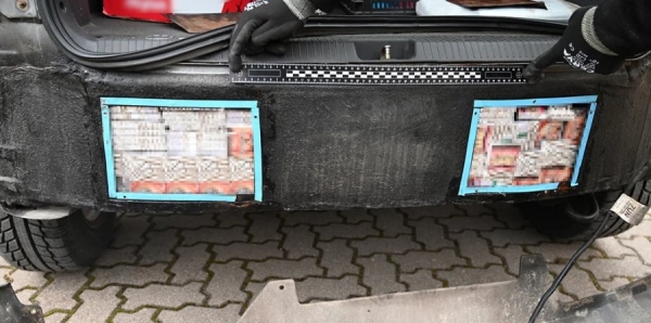 Белоруса за рулем польского Opel задержали с контрабандой сигарет на границе — автомобиль был подготовлен Белоруса за рулем польского Opel задержали с контрабандой сигарет на границе — автомобиль был подготовлен