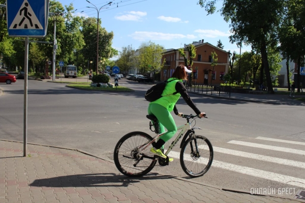 В Беларуси ГАИ напомнила пешеходам о разнице между переходом и велопереездом В Беларуси ГАИ напомнила пешеходам о разнице между переходом и велопереездом