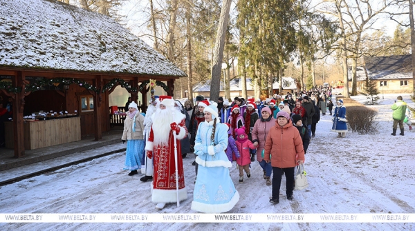 В поместье белорусского Деда Мороза в Беловежской пуще состоялось праздничное мероприятие «Проводы Снегурочки»