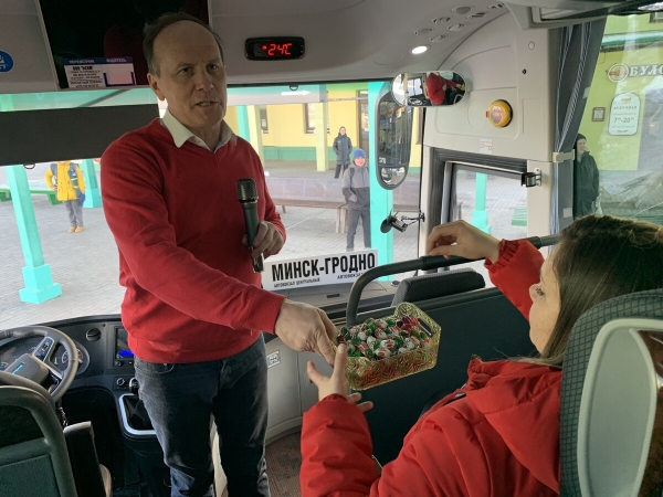 «Может, меня даже уволят за эти слова…» Журналисты поговорили с водителем китайского автобуса «Может, меня даже уволят за эти слова…» Журналисты поговорили с водителем китайского автобуса