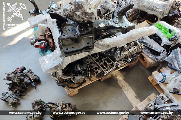 Белорус организовал контрабанду запчастей на полмиллиона рублей через границу Белорус организовал контрабанду запчастей на полмиллиона рублей через границу
