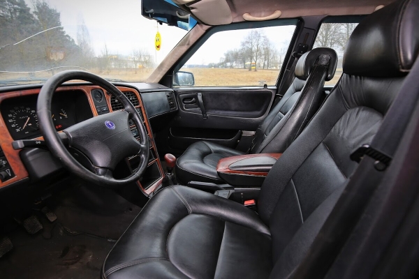 Белорус показал очень редкий Saab 9000 Белорус показал очень редкий Saab 9000
