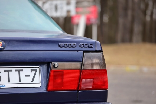 Белорус показал очень редкий Saab 9000 Белорус показал очень редкий Saab 9000