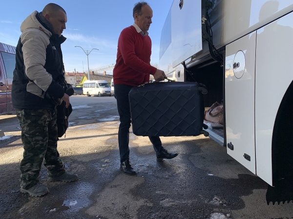 «Может, меня даже уволят за эти слова…» Журналисты поговорили с водителем китайского автобуса «Может, меня даже уволят за эти слова…» Журналисты поговорили с водителем китайского автобуса