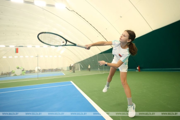 В Пинске открыли крытые теннисные корты