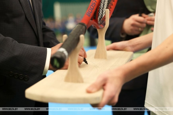 В Пинске открыли крытые теннисные корты