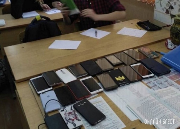 Могут ли в Беларуси педагоги могут проверять телефоны школьников? Могут ли в Беларуси педагоги могут проверять телефоны школьников?