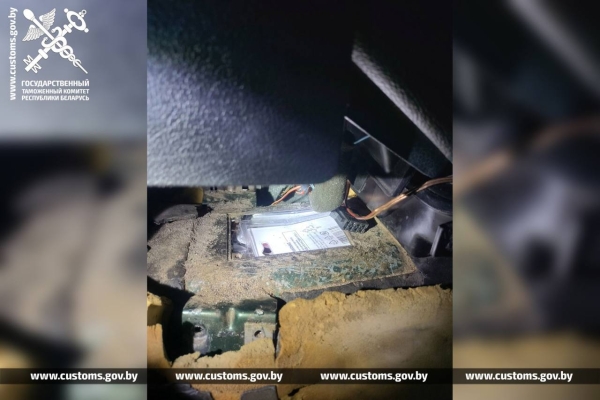 Брестские таможенники нашли тайник в автомобиле Volkswagen. Что там было? Брестские таможенники нашли тайник в автомобиле Volkswagen. Что там было?