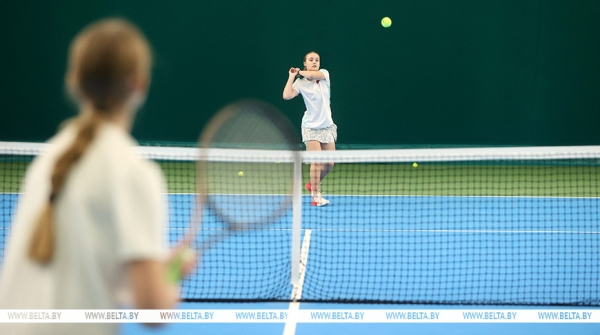 В Пинске открыли крытые теннисные корты