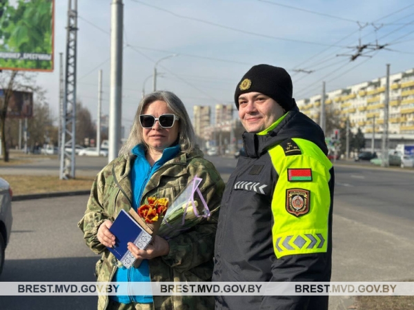 В Бресте ГАИ останавливали женщин-водителей: с какой целью?