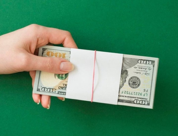 50 000$ в одежде: как женщина пыталась обмануть таможню на границе в Бресте 50 000$ в одежде: как женщина пыталась обмануть таможню на границе в Бресте