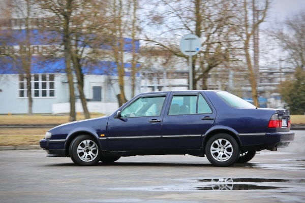 Белорус показал очень редкий Saab 9000 Белорус показал очень редкий Saab 9000