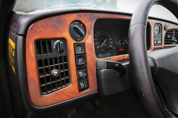 Белорус показал очень редкий Saab 9000 Белорус показал очень редкий Saab 9000