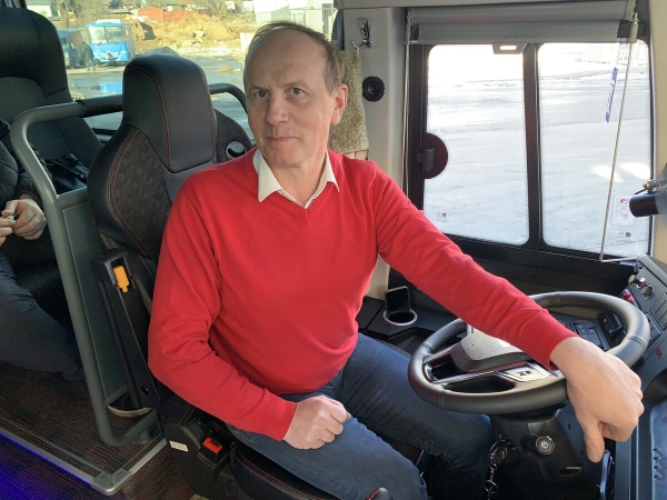 «Может, меня даже уволят за эти слова…» Журналисты поговорили с водителем китайского автобуса «Может, меня даже уволят за эти слова…» Журналисты поговорили с водителем китайского автобуса