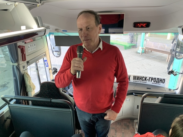 «Может, меня даже уволят за эти слова…» Журналисты поговорили с водителем китайского автобуса «Может, меня даже уволят за эти слова…» Журналисты поговорили с водителем китайского автобуса