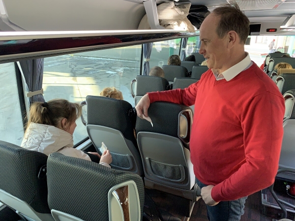 «Может, меня даже уволят за эти слова…» Журналисты поговорили с водителем китайского автобуса «Может, меня даже уволят за эти слова…» Журналисты поговорили с водителем китайского автобуса