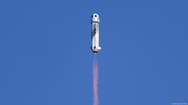 В космос — без мужчин: Кэти Перри и невеста Джеффа Безоса слетали в космос на корабле Blue Origin
В космос — без мужчин: Кэти Перри и невеста Джеффа Безоса слетали в космос на корабле Blue Origin