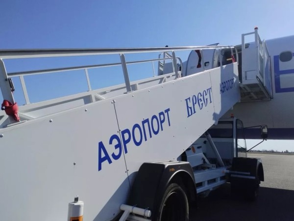 Иностранцы смогут летать из Бреста в Санкт-Петербург по белорусской визе Иностранцы смогут летать из Бреста в Санкт-Петербург по белорусской визе