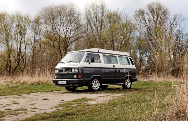«Предлагали $15 000 — не отдал!» Брестчанин показал свой любимый кемпер из 90-х — VW T3 Westfalia «Предлагали $15 000 — не отдал!» Брестчанин показал свой любимый кемпер из 90-х — VW T3 Westfalia