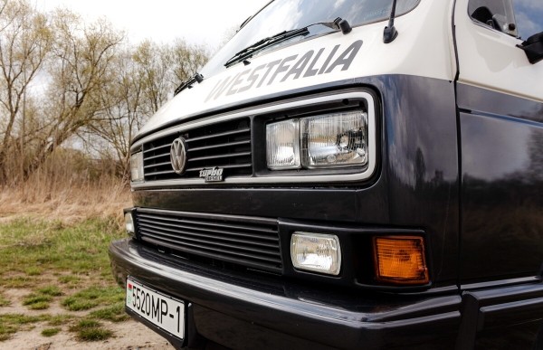 «Предлагали $15 000 — не отдал!» Брестчанин показал свой любимый кемпер из 90-х — VW T3 Westfalia «Предлагали $15 000 — не отдал!» Брестчанин показал свой любимый кемпер из 90-х — VW T3 Westfalia