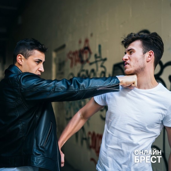 В Беларуси парня ударили по голове, но он никому об этом не сказал. Спустя 10 лет в милицию обратилась его мама В Беларуси парня ударили по голове, но он никому об этом не сказал. Спустя 10 лет в милицию обратилась его мама