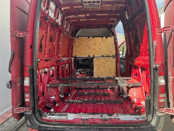 580 кг взрывчатки пытались провезти через пункт пропуска «Брест» 580 кг взрывчатки пытались провезти через пункт пропуска «Брест»