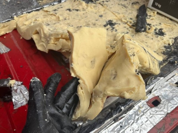 580 кг взрывчатки пытались провезти через пункт пропуска «Брест» 580 кг взрывчатки пытались провезти через пункт пропуска «Брест»