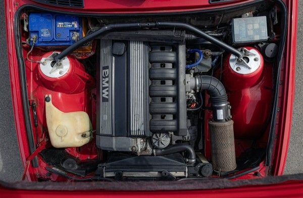 Брестчанин показал отлично сохранившийся BMW E30 1986 года Брестчанин показал отлично сохранившийся BMW E30 1986 года