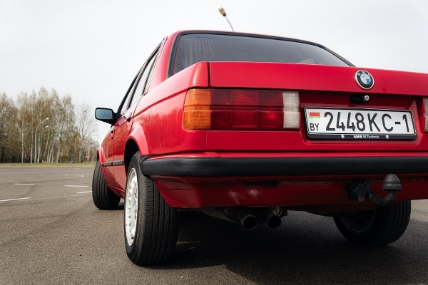 Брестчанин показал отлично сохранившийся BMW E30 1986 года Брестчанин показал отлично сохранившийся BMW E30 1986 года