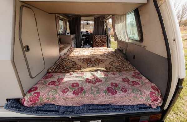 «Предлагали $15 000 — не отдал!» Брестчанин показал свой любимый кемпер из 90-х — VW T3 Westfalia «Предлагали $15 000 — не отдал!» Брестчанин показал свой любимый кемпер из 90-х — VW T3 Westfalia