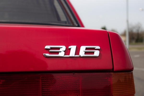 Брестчанин показал отлично сохранившийся BMW E30 1986 года Брестчанин показал отлично сохранившийся BMW E30 1986 года