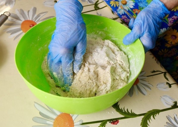 Пасхальные булочки за 20 минут: готовим легко, покупаем выгодно — с «Хит!» Пасхальные булочки за 20 минут: готовим легко, покупаем выгодно — с «Хит!»