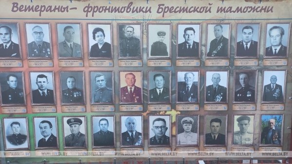 Аллею памяти ветеранов-фронтовиков открыли брестские таможенники