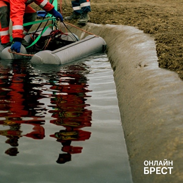 В Беларуси мужчина утонул в бассейне для рыбы В Беларуси мужчина утонул в бассейне для рыбы
