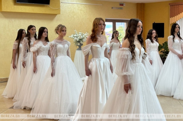 Инициативные березовчане организовали выставку-фестиваль «Ночь в ЗАГСе» Инициативные березовчане организовали выставку-фестиваль «Ночь в ЗАГСе»