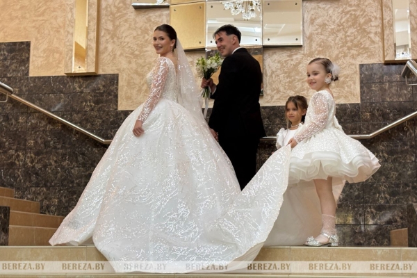 Инициативные березовчане организовали выставку-фестиваль «Ночь в ЗАГСе» Инициативные березовчане организовали выставку-фестиваль «Ночь в ЗАГСе»