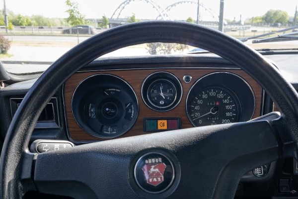 Расход топлива — 20 литров на «сотню»! Житель Бреста о владении генеральской «Волгой» из 90-х Расход топлива — 20 литров на «сотню»! Житель Бреста о владении генеральской «Волгой» из 90-х