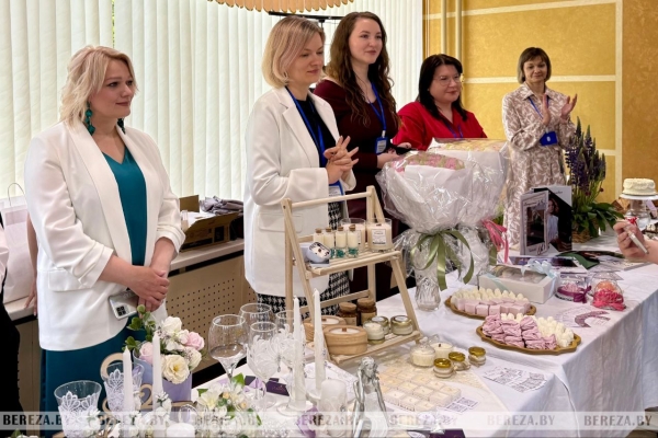 Инициативные березовчане организовали выставку-фестиваль «Ночь в ЗАГСе» Инициативные березовчане организовали выставку-фестиваль «Ночь в ЗАГСе»