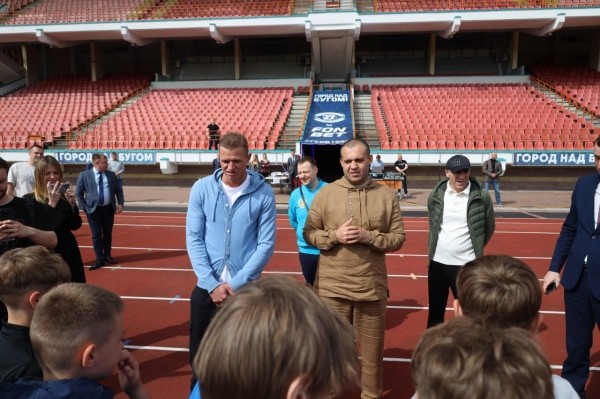 Необычные гости: Кремлёв и Тарасов в гостях у брестского «Динамо» Необычные гости: Кремлёв и Тарасов в гостях у брестского «Динамо»