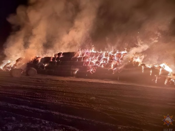 120 тонн соломы сгорело в Пружанском районе 120 тонн соломы сгорело в Пружанском районе