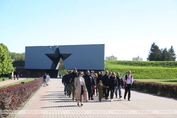 Мотоциклисты из стран ЕС посетили Брестскую крепость Мотоциклисты из стран ЕС посетили Брестскую крепость