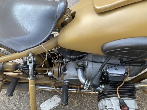 Житель Кобрина очень бережёт один из первых мотоциклов М-72 1941 г. в.