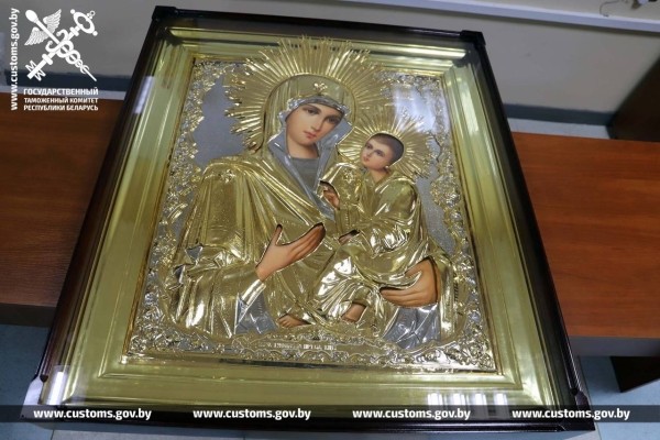 Культурные ценности намеревались незаконно ввезти из Польши через пункт пропуска «Брест» Культурные ценности намеревались незаконно ввезти из Польши через пункт пропуска «Брест»