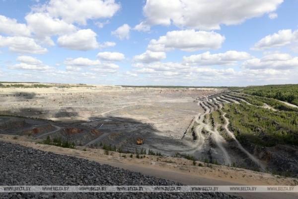 В Микашевичах планируют запустить этим летом линию по переработке крупного щебня В Микашевичах планируют запустить этим летом линию по переработке крупного щебня