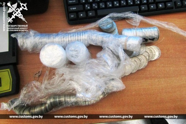 Почти 300 серебряных монет спрятала женщина, ехавшая из Польши через пункт пропуска «Брест» Почти 300 серебряных монет спрятала женщина, ехавшая из Польши через пункт пропуска «Брест»