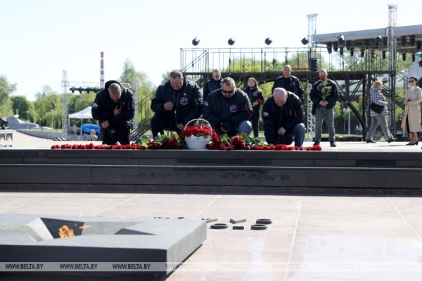 Мотоциклисты из стран ЕС посетили Брестскую крепость Мотоциклисты из стран ЕС посетили Брестскую крепость