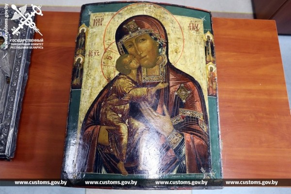 Культурные ценности намеревались незаконно ввезти из Польши через пункт пропуска «Брест» Культурные ценности намеревались незаконно ввезти из Польши через пункт пропуска «Брест»