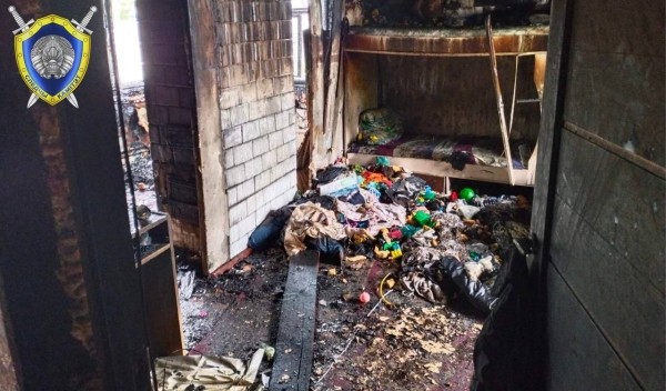 На пожаре в Каменецком районе погибли двое маленьких детей На пожаре в Каменецком районе погибли двое маленьких детей