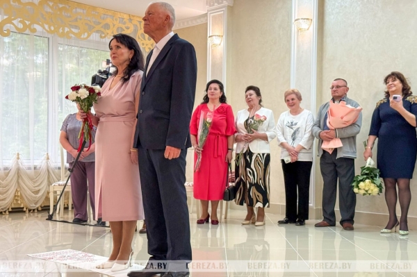 Инициативные березовчане организовали выставку-фестиваль «Ночь в ЗАГСе» Инициативные березовчане организовали выставку-фестиваль «Ночь в ЗАГСе»